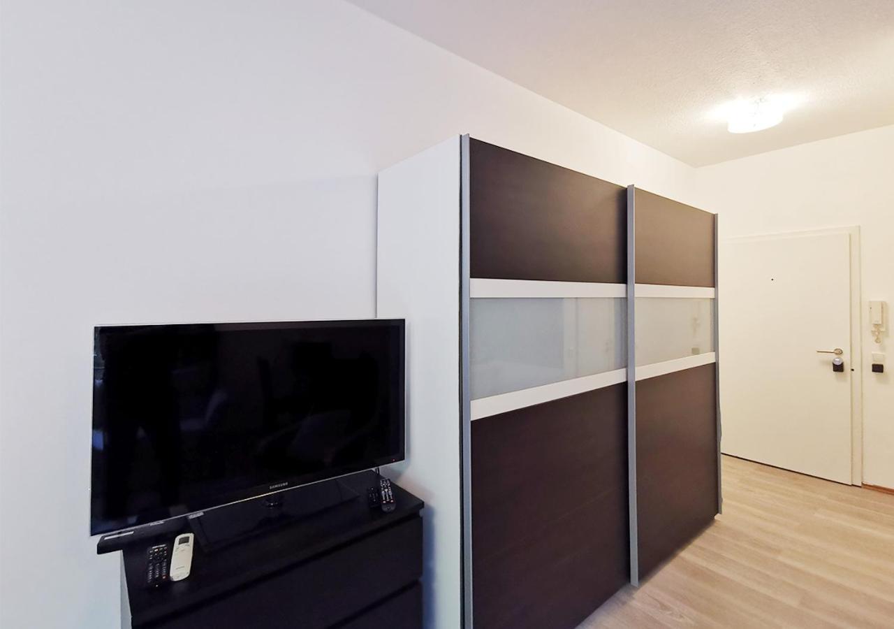 Spacious - Centre - Airconditioned - Netflix - Terrace Apartment